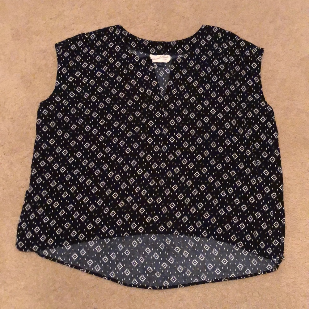 Universal Thread Printed Short Sleeve Black and Cream Tunic
